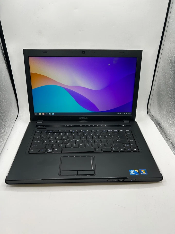 Laptop Dell Vostro 3500 15.6" i3 M370 2.40GHz 2 GB RAM 250 GB HDD Linux Como Nueva Foto 1 de 4
