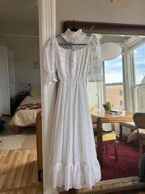 gunn sax by jessica blanco vestido de novia manga larga con detalles de cuello de encaje Foto 1 de 4