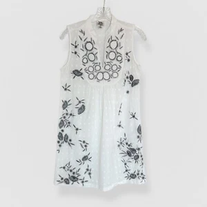Ivy Jane Size XS Gray Embroidered Flowers White Cotton Sleeveless Dress Casual - Picture 1 of 9