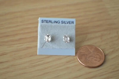 Juego de aretes solitarios de morganita de 0,59 quilates en plata de ley fina ~ baguette de 5x3 mm Foto 1 de 4