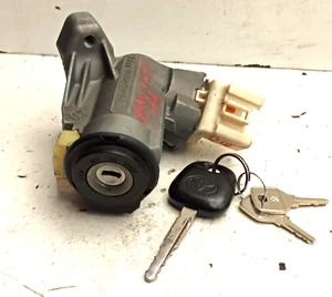 Piezas de Repuesto Utiliza, Bloqueo de Volante TOYOTA Yaris, Año: 2007 - Imagen 1 de 3