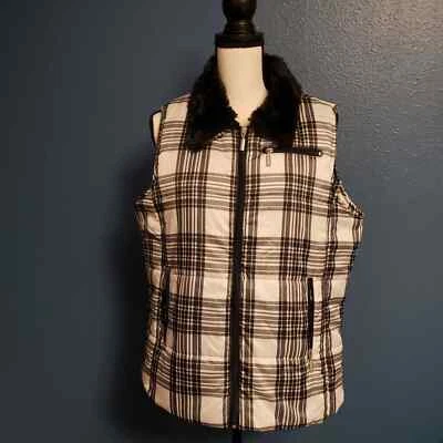 Great Northwest blk/wht plaid faux fur collar XL vest - Image 1 of 3