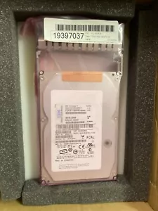IBM 23R0828 HARD DRIVE 73GB 15K FC 3.5 LFF WITH CADDY (INC VAT) - Picture 1 of 1