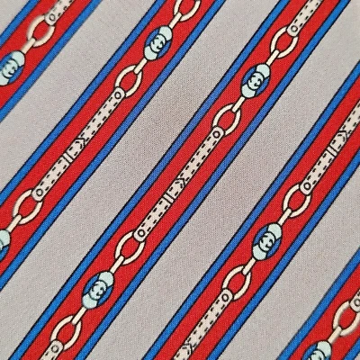 Corbata de diseñador de seda Gucci vintage cinturón ecuestre patrón de rayas gris corbata para hombre Foto 1 de 4