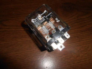 RELÉ GENERAL TYCO KU93-4264-1/62F25, 120V, 50/60HZ 179191 - Imagen 1 de 5