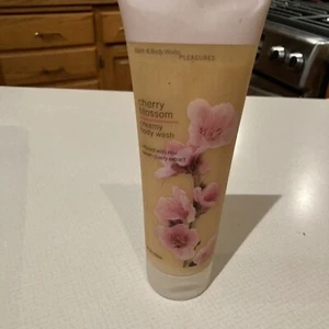 Bath Body Works CHERRY BLOSSOM Creamy Body Wash Vintage - Picture 1 of 3