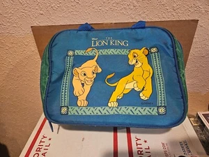 DISNEY'S THE LION KING SIMBA BORSA SOFT LUNCH BOX CON THERMOS ha un nome scritto - Foto 1 di 6