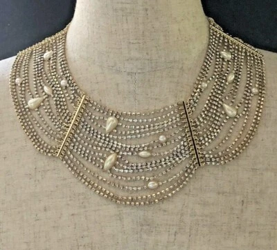 COLLAR DE PERLAS OJO DE GATO CLÁSICO AZRIA BCBG Foto 1 de 4