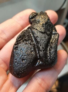 Tectita grande - Filipinita / Rizalita - 60,83g / 7cm! - Bicolite de ranura profunda - Imagen 1 de 10