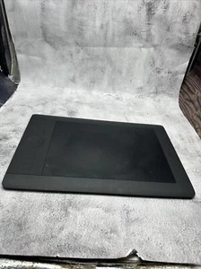 Wacom Intuos5 Medium Pen Drawing Tablet Only (PHT-650) - No Pen EB-12888. 0 - Picture 1 of 3