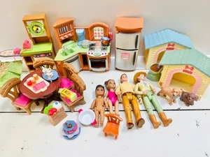 Vintage Fisher Price Loving Family Dollhouse Furniture Lot Dolls Dog House Toys - Bild 1 von 12
