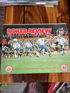 Sunderland v Aston Villa 16/10/76 - Picture 1 of 2