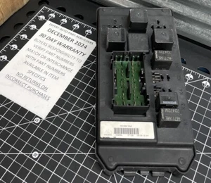 2006 2007 2008 JEEP COMMANDER RELAY FUSE BOX TIPM CONTROL UNIT OEM 56049915AA - Picture 1 of 10