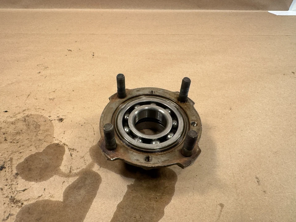 Ступица подшипника заднего дискового колеса MG Midget Austin Healey Sprite с длинными заклепками MOWOG от оригинального производителя - Изображение 1 из 4