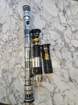 Sable de luz Galaxy's Edge Darth Maul Legacy Hilts y Obi Wan  Foto 1 de 2