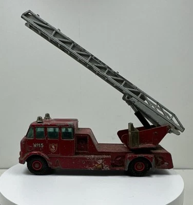 Matchbox Series King Size No 15 Merryweather Fire Engine Red Diecast Toy Vehicle - Image 1 of 4