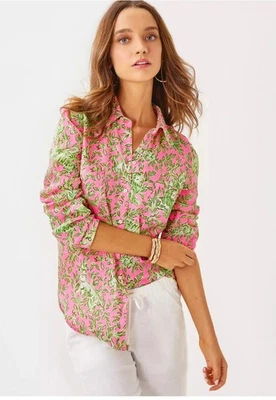 Lilly Pulitzer 全新带标签海景纽扣上衣鬃毛角色 $118 M 码 — 第 1/4 张图片