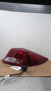Conjunto de luz trasera derecha usado se adapta a: Hyundai Elantra 2019 sedán cuarto panel mo - Imagen 1 de 4