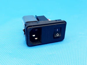 Corcom 4EDL1SC F7351 Netzfilter mit Kaltgeräte-Stecker 4A 250V Inkl. MwSt. - Picture 1 of 6