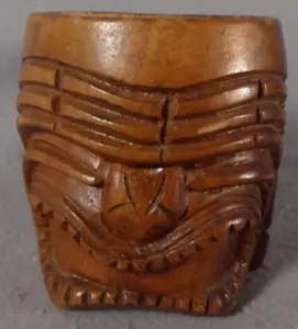 Tazza tazza vintage Hawaii legno intagliato Tiki God Ku Wu guerriero naso unico 4" - Foto 1 di 8
