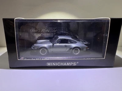 Minichamps Pauls Model Art Porsche 911 Turbo 1977 azul metálico 1:43 Foto 1 de 4