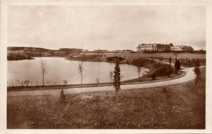 Postal de colección Gleneagles Hotel, The Laich Loch and the Golf Club House Wpc8 - Imagen 1 de 3