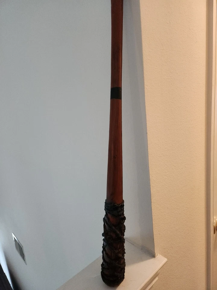 The Walking Dead ( Lucile ) 34 " Baseball Bat with barbed Wire Costume / Toy - Image 1 of 4