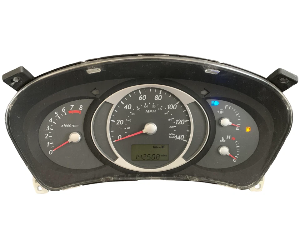 * Cuadro de instrumentos velocímetro Hyundai Tucson 2005 06 142.508 millas Foto 1 de 3
