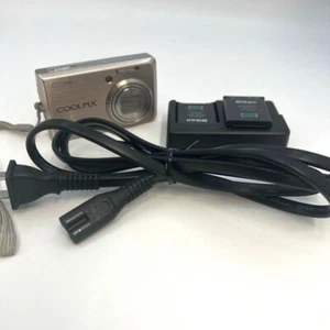 Nikon COOLPIX S600 10.0MP Digital Camera W/Battery From Japan - Picture 1 of 7