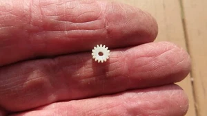 VOLVO 850 (1993-1997) Odometer Drive Main Gear - (15 Tooth Main Gear) - Picture 1 of 4