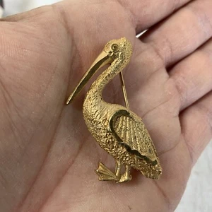 Vintage Jewelry Pelican Pin Brooch Gold Tone Florida Bird MCM Artsy Art To Wear - Picture 1 of 6