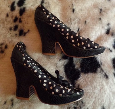 Irregular Choice - Zapatos de piel de cocodrilo y lunares en blanco y negro - talla 38 (UE) 5 (Reino Unido) - Imagen 1 de 4