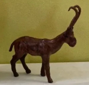 Kleine handgeschnitzte Holzantilope - Bild 1 von 4