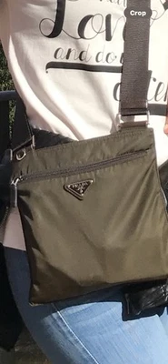 Bolso Bandolera Mensajero PRADA Para Mujer Marrón Nylon Microfibra Pequeño Foto 1 de 4