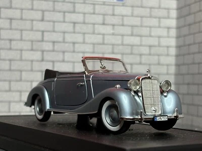1:32 SIGNATURE MODELS 1950 MERCEDES-BENZ 170S Blue Convertible LHD MODEL *RARE*! - Image 1 of 4