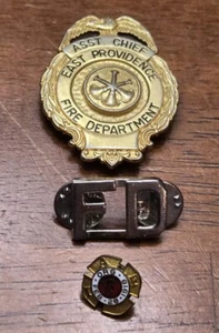 ESTATE VTG OBSOLETE EAST PROVIDENCE RI  ASST. CHIEF BADGE PLUS FD AND IAFF PINS - Picture 1 of 8