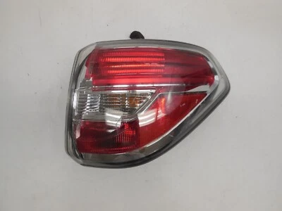 Luz trasera Nissan Armada Luz trasera del pasajero derecho 2017 - 2020 Foto 1 de 4