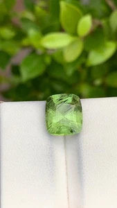 Hermoso peridoto verde rutilo natural de 6,65 quilates de Pakistán - Imagen 1 de 3