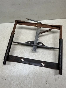 Ajustador de asiento de tractor Allis Chalmers 620 Powermax - Imagen 1 de 3