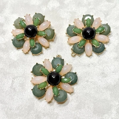 Juego de 3 colgantes vintage de diamantes de imitación de flores - colores verde, rosa, negro y dorado Foto 1 de 3