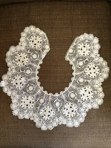 VIKTORIANISCHER SPITZENKRAGEN FEINE AUFWENDIGE BLUMEN HANDARBEIT Elfenbein - Bild 1 von 6