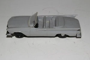 Revell 1/87th Scale 1961 Chrysler Convertible,  Box C33 - Picture 1 of 8