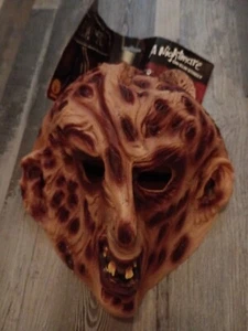 RUBIES  Freddy Krueger 3/4 Adult Vinyl Horror Mask - Picture 1 of 3