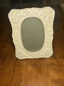 White/ Beige Vintage Floral Pattern Ceramic Picture Frame 4x6 Inch, Farmhouse Dc - Picture 1 of 8