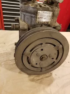 Original 1968 Ford truck F100 YORK Air Conditioning Compressor Pump - Picture 1 of 11