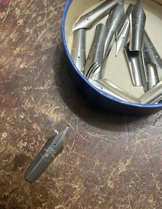 20 PEZZI Penna stilografica vintage Kerr pennini in acciaio inox misura 8 e 1 misura 7 - Foto 1 di 4