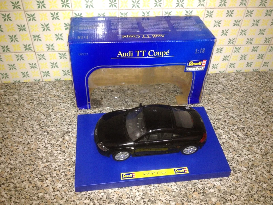 BOX AUDI TT COUPE' REVELL METAL SCALA 1_18 NEW NUOVA AUTO CAR ART.08953 BLACK - Immagine 1 di 4