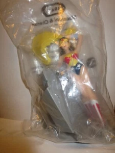 1998 Kraft Foods Wonder Woman figure sealed in package - Picture 1 of 2