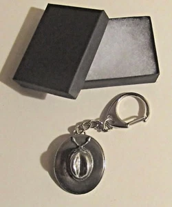 F) KEYRING PEWTER SLOUCH HAT WIDE BRIMMED CLOTH OR FELT MILITARY UNIFORM HEAD - Picture 1 of 3