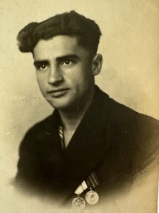 Retrato fotográfico de colección guapo joven cariñoso soldado ejército URSS - Imagen 1 de 3